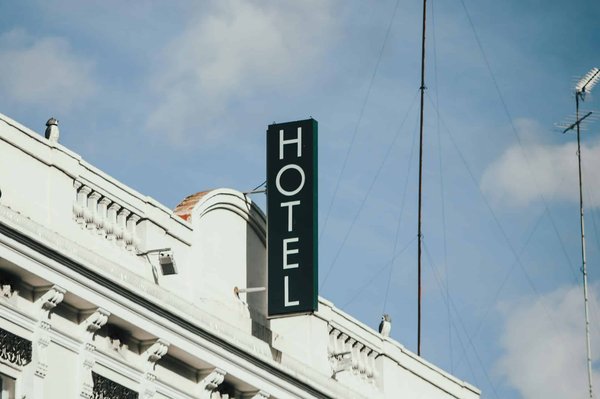 Quels sont les services offerts par l'hôtel 4 étoiles de Vannes ?