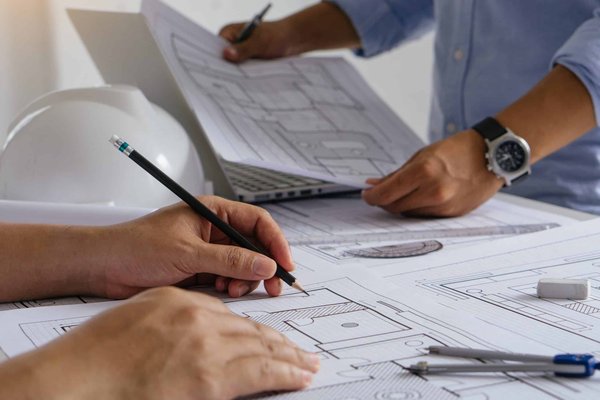 Qui contacter pour faire des plans de maison ?